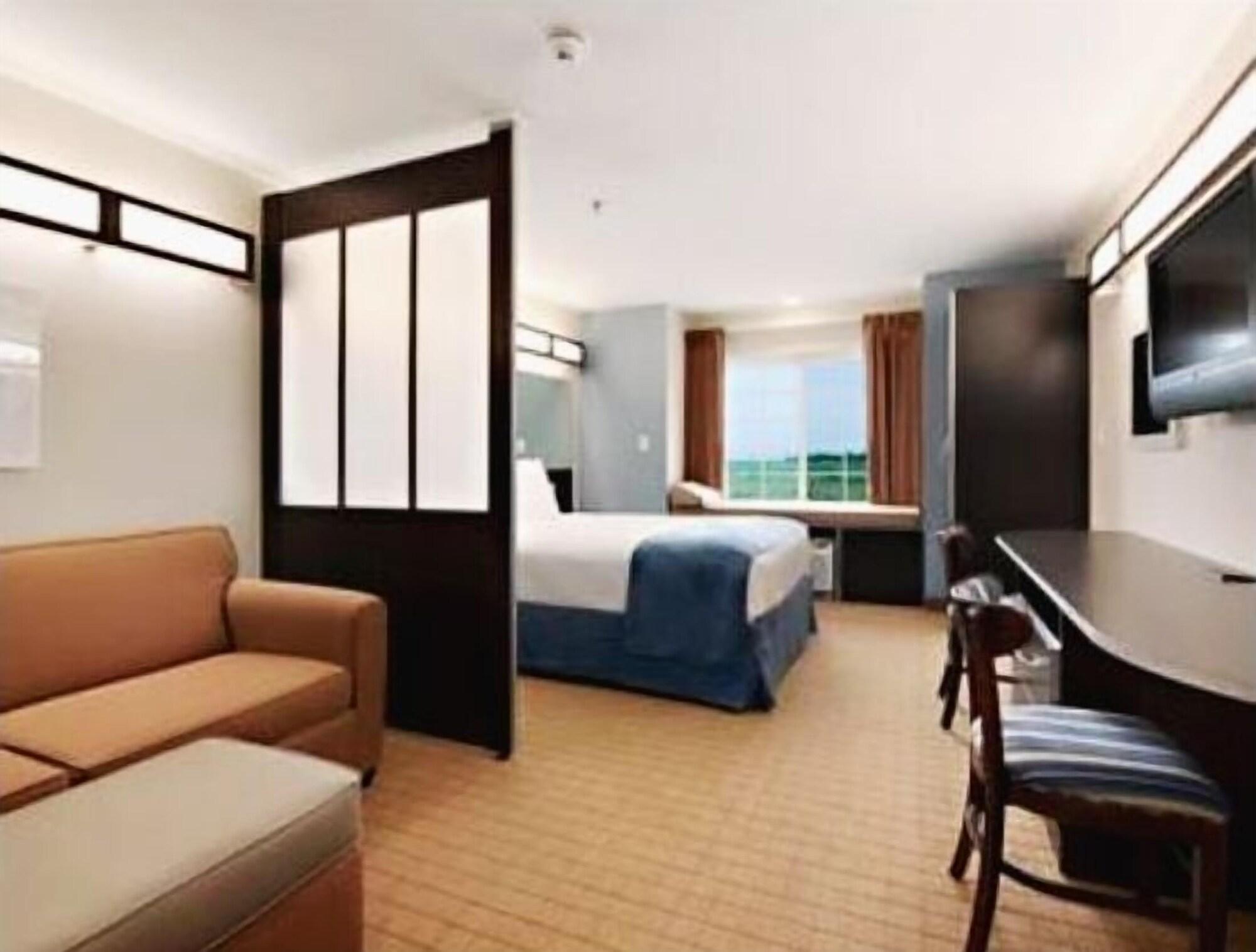 Three Rivers Inn & Suites Порт-Артур Номер фото